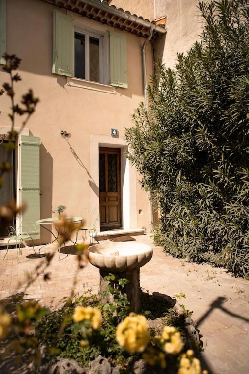La Maison Du Bassin L'Isle-sur-la-Sorgue Bagian luar foto